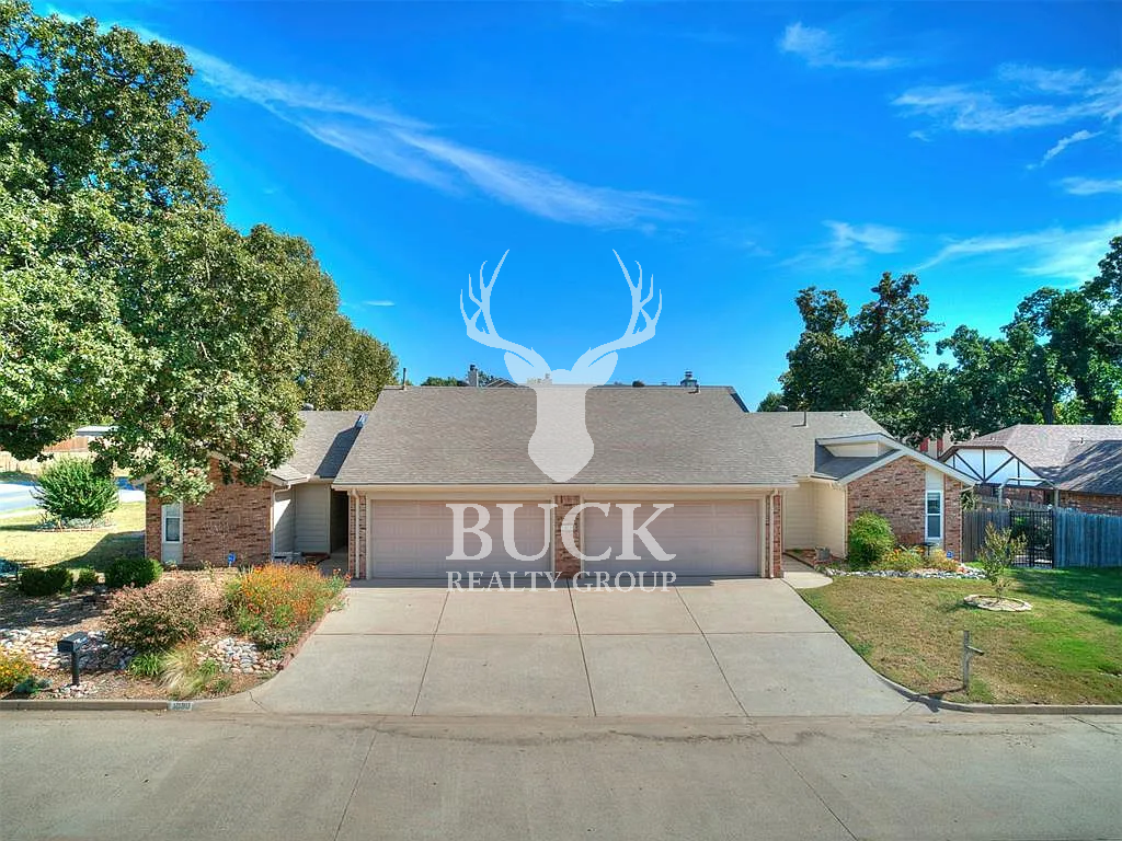 1630 Kavel Drive - Photo 5 of 30