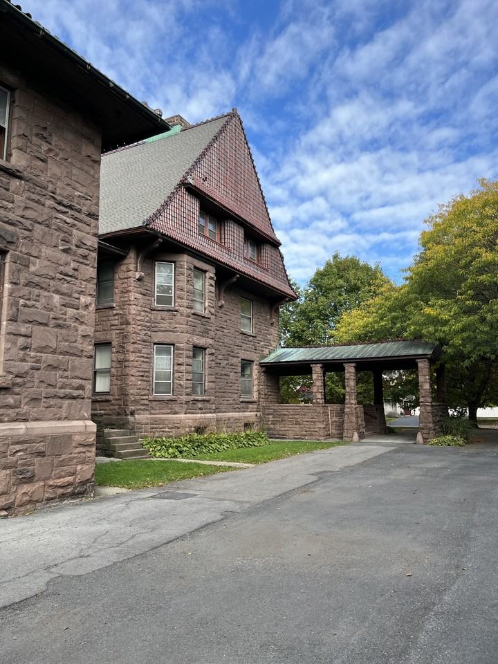 241 Clinton Street - Photo 3 of 23