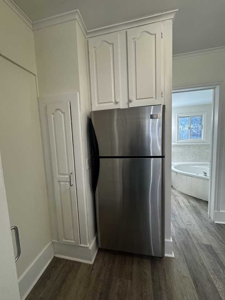 636 Oxford St #1 - Photo 4 of 41