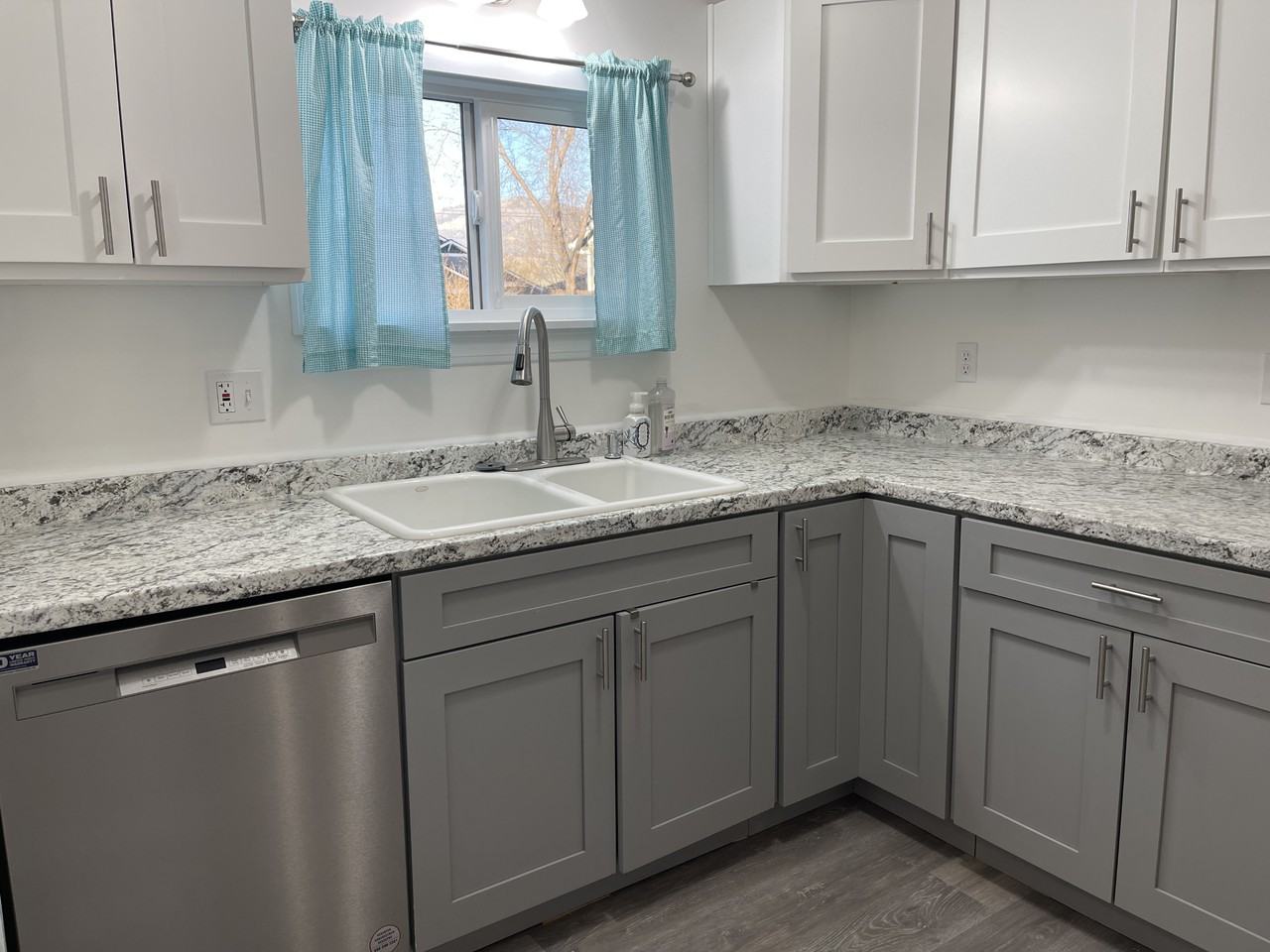 106 Suncrest Road - Photo 7 of 21