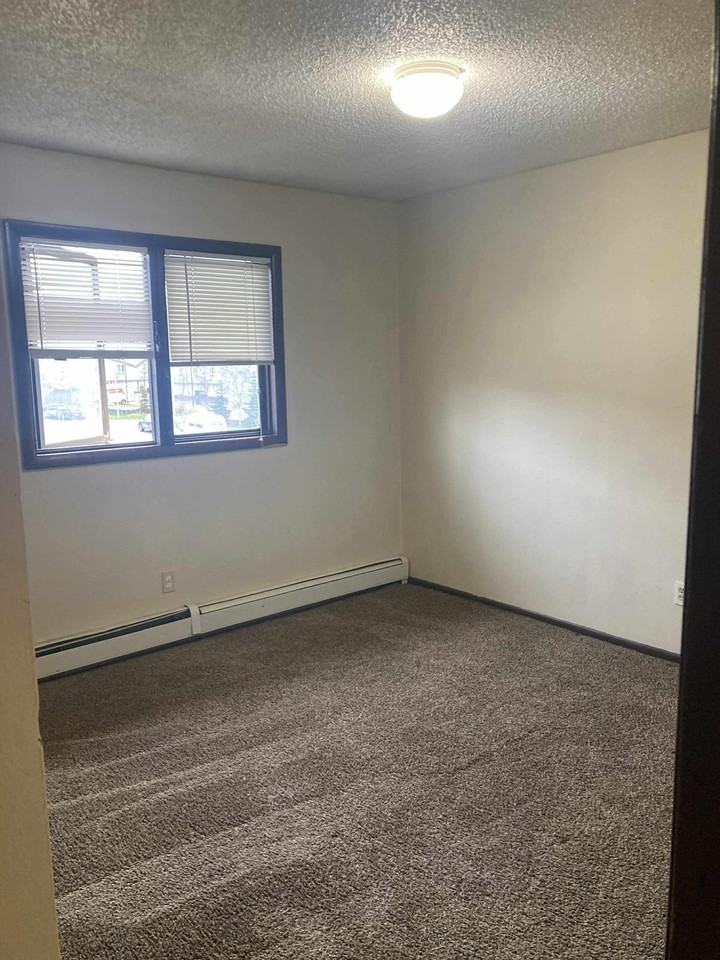 4329 San Roberto Avenue - Photo 2 of 10