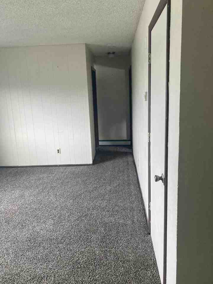 4329 San Roberto Avenue - Photo 4 of 10