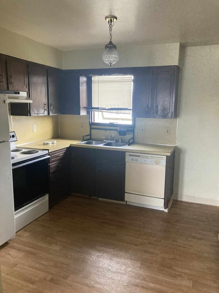 4329 San Roberto Avenue - Photo 5 of 10