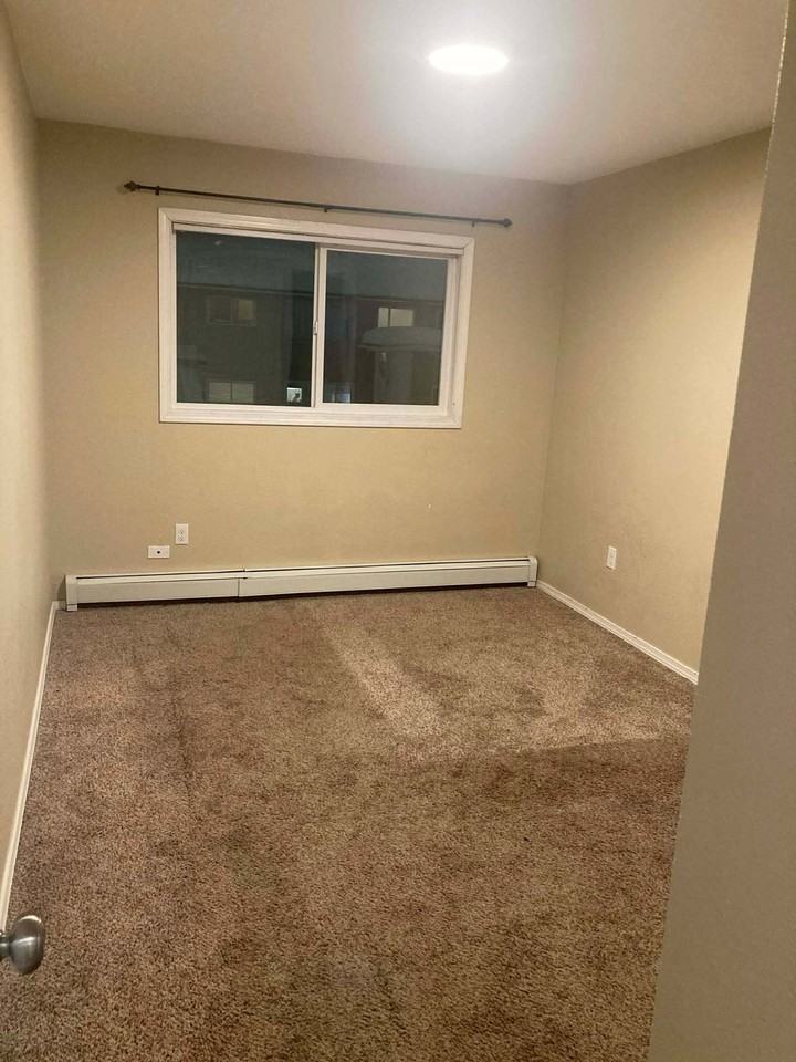 4216-4218 San Roberto Avenue - Photo 2 of 5