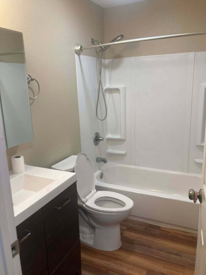 4216-4218 San Roberto Avenue - Photo 5 of 5