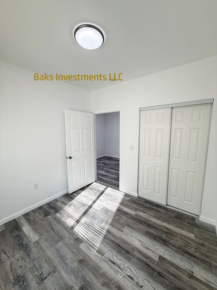 3611 E. 60th Place - Photo 3 of 13