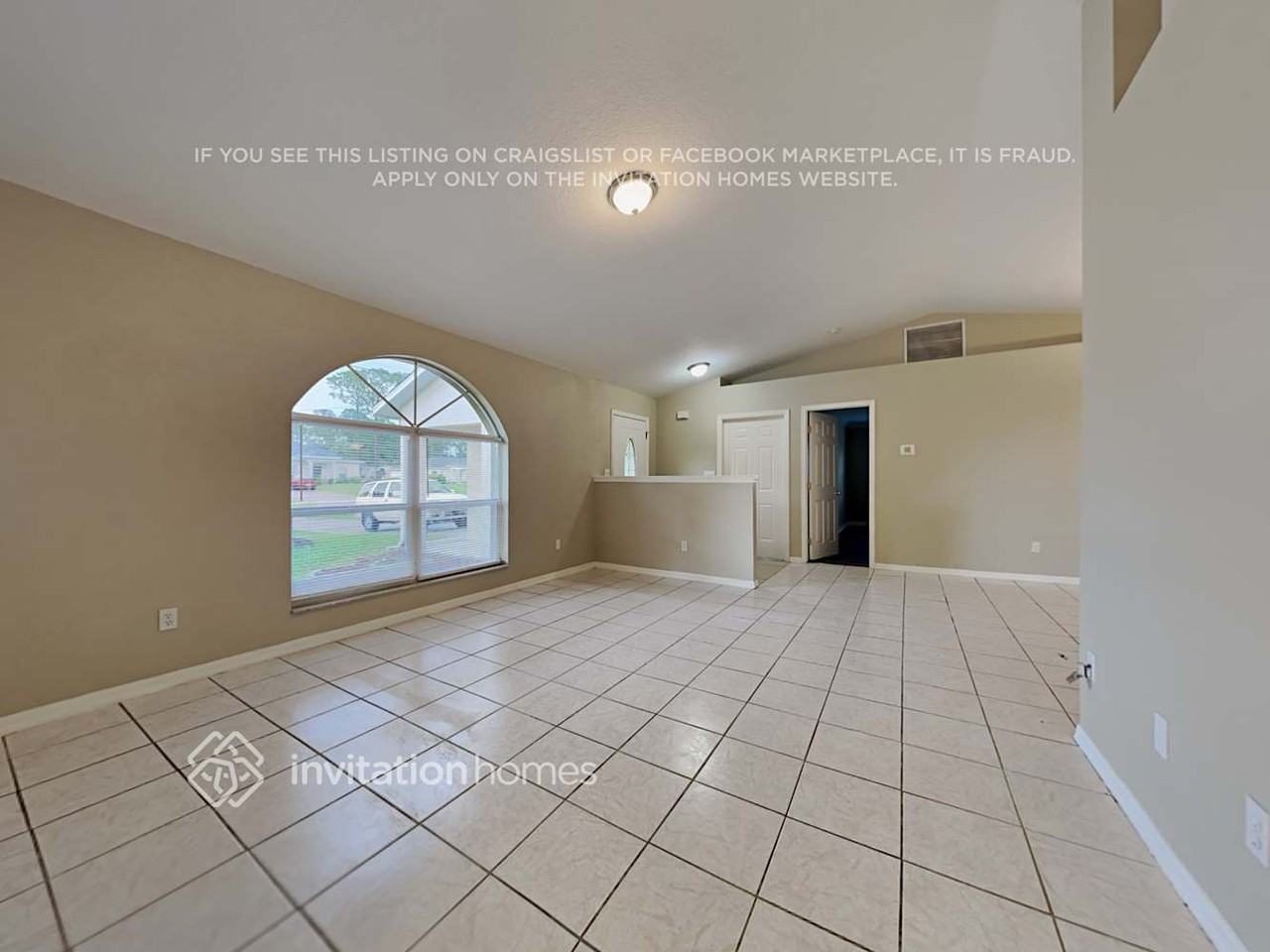 2252 S Chamberlain Blvd - Photo 3 of 16