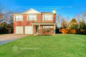 featured image of 825 Monette Dr