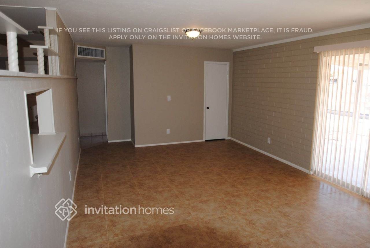 4435 N 56th Dr - Photo 5 of 9