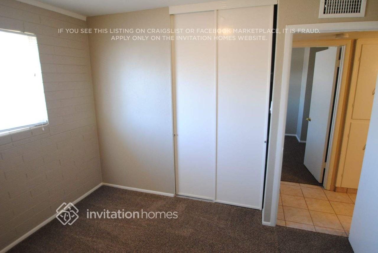 4435 N 56th Dr - Photo 6 of 9