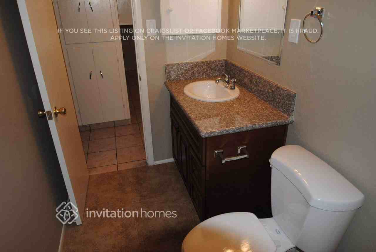 4435 N 56th Dr - Photo 7 of 9