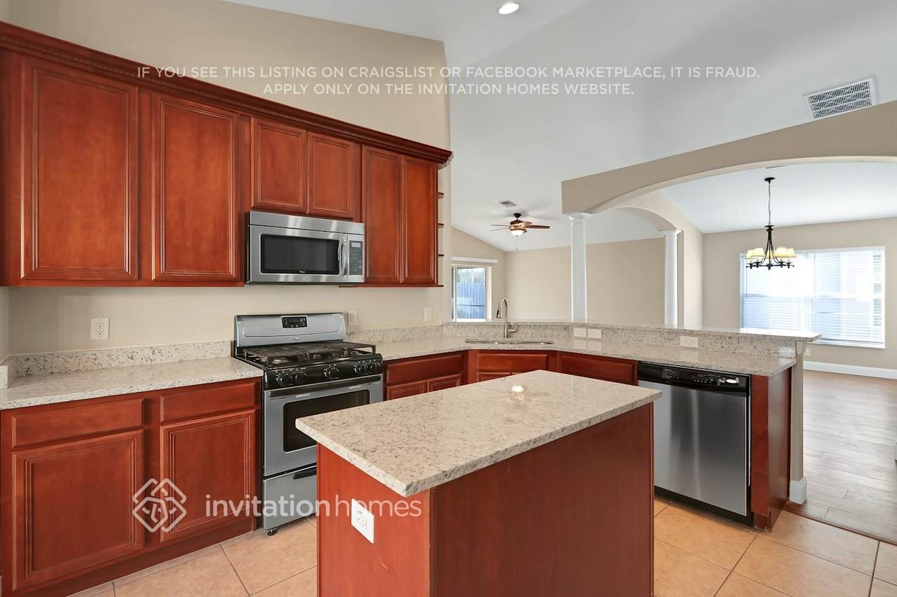 6827 Guilford Bridge Dr - Photo 5 of 36