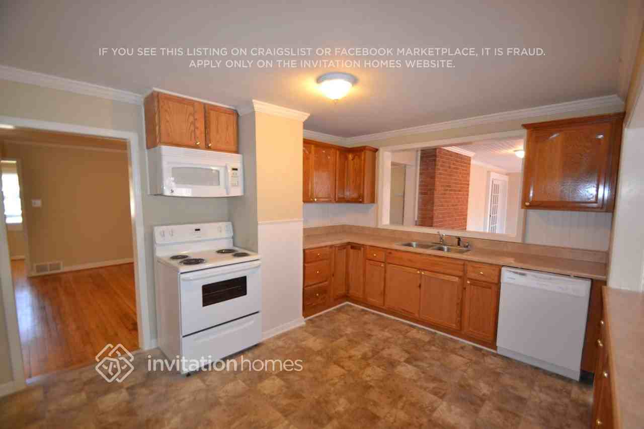 4328 Stokesdale Ave - Photo 4 of 14