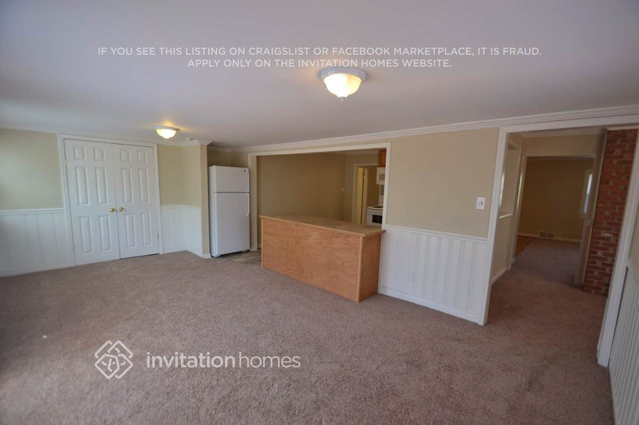 4328 Stokesdale Ave - Photo 5 of 14