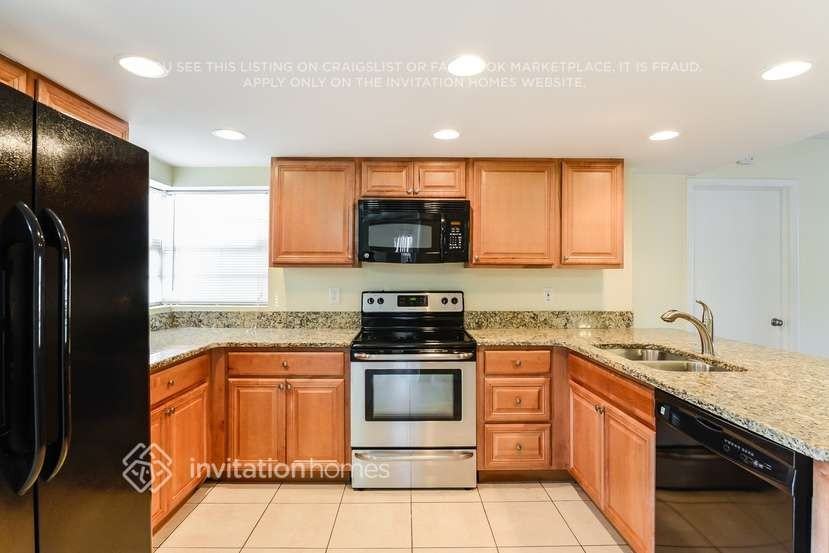 10710 Wingate Dr - Photo 7 of 16