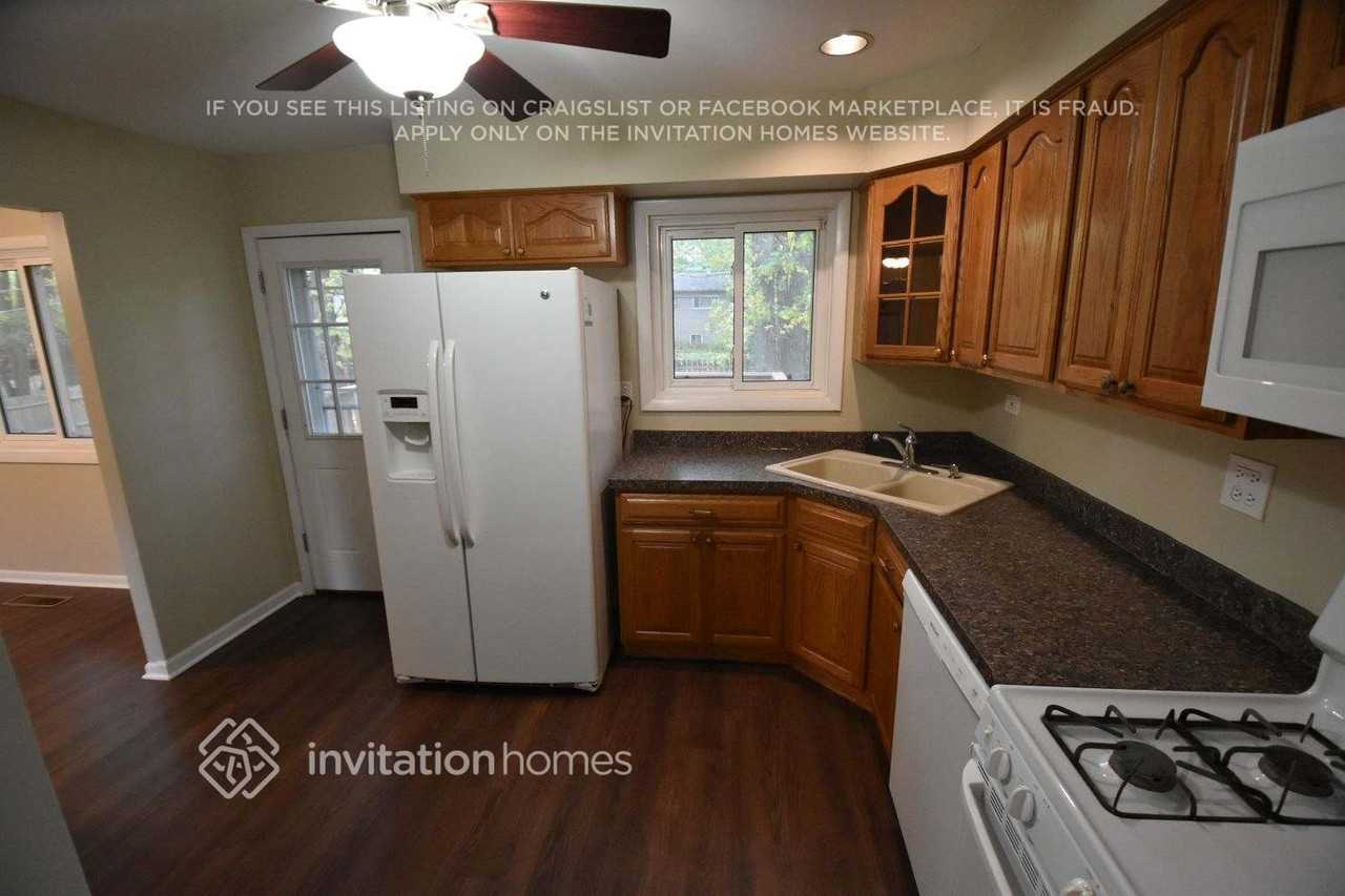 7939 Edgewood Ct - Photo 6 of 23