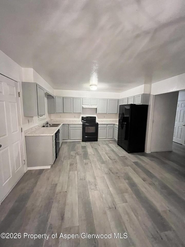 3820 W 6th St - Photo 2 of 12