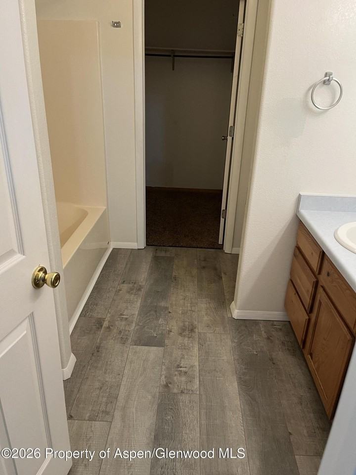 3820 W 6th St - Photo 6 of 12