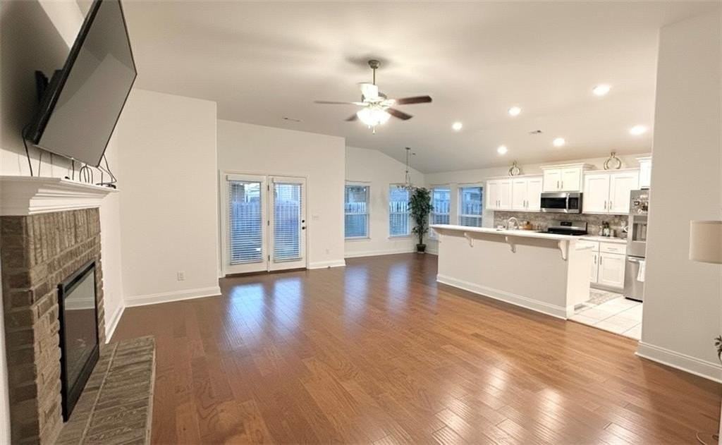 5909 Nw Hoover St - Photo 3 of 11