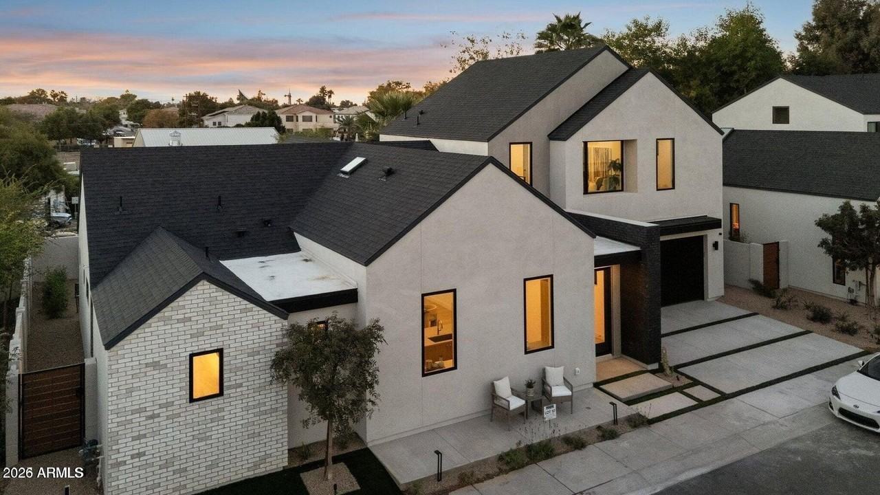 6330 N 10th Dr - Photo 2 of 37