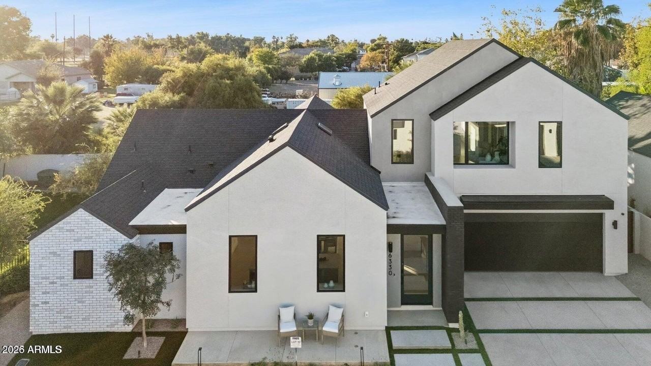 6330 N 10th Dr - Photo 3 of 37