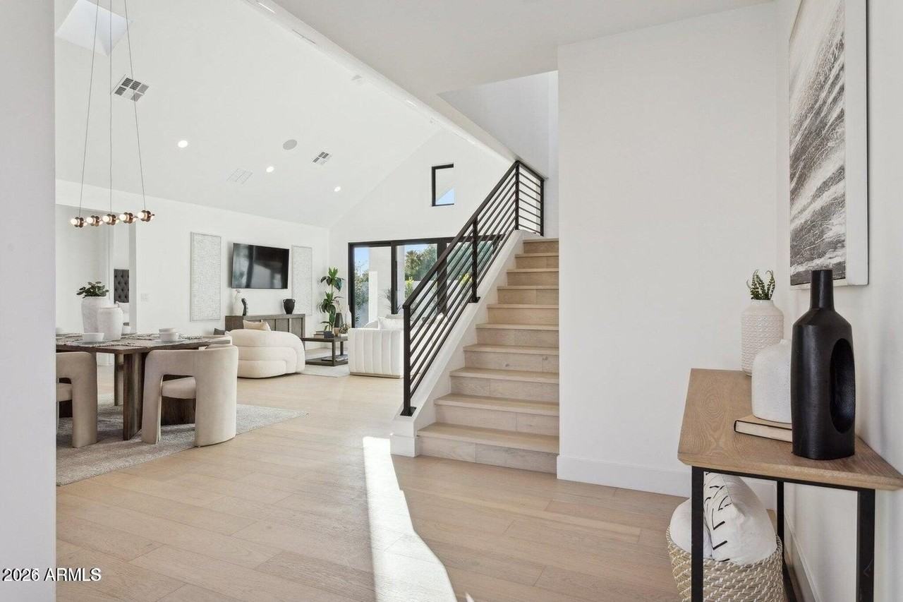 6330 N 10th Dr - Photo 4 of 37