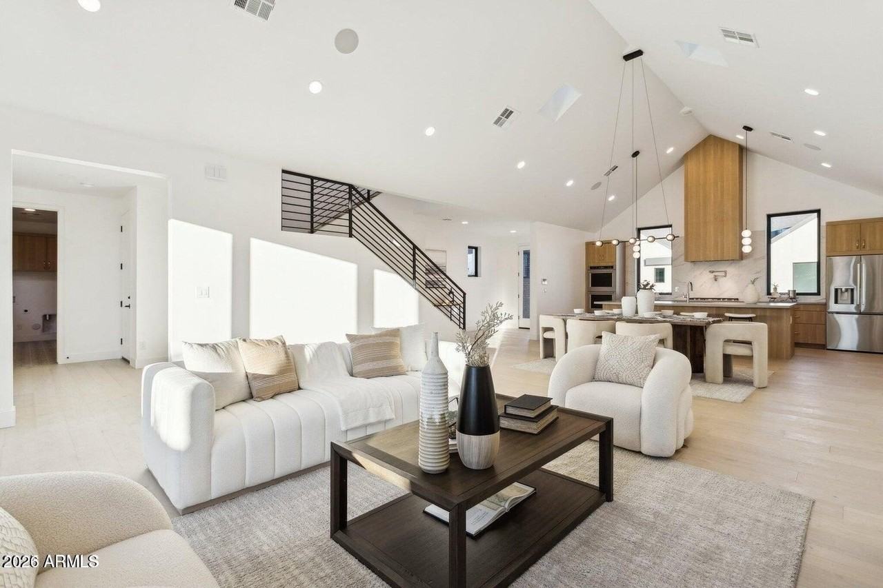 6330 N 10th Dr - Photo 6 of 37