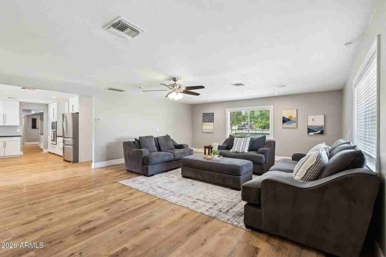 5339 E Osborn Rd - Photo 5 of 42