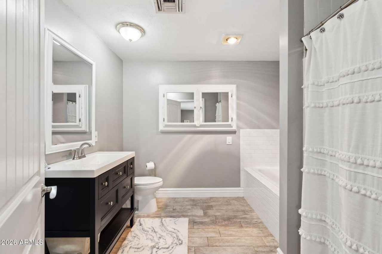 5339 E Osborn Rd - Photo 6 of 42