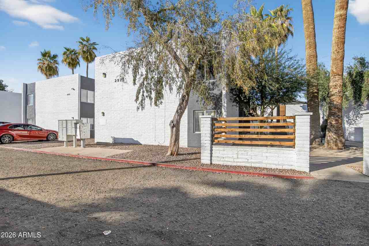 2925 N 38th St Apt 2 #2 - Photo 5 of 21