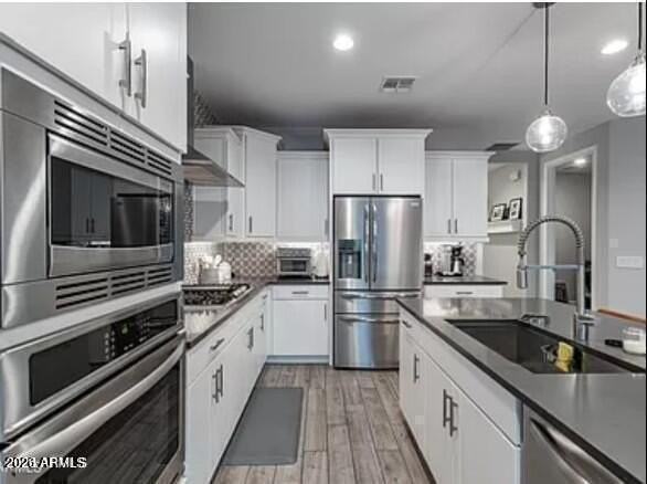 2045 E Charlotte Dr - Photo 5 of 20