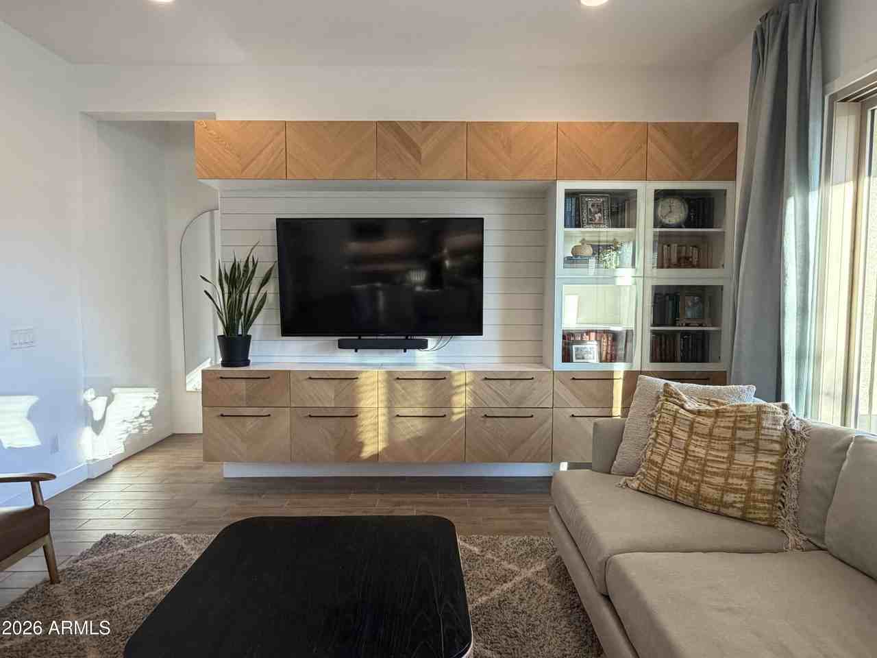 10849 E Thunderbolt Ave - Photo 3 of 48