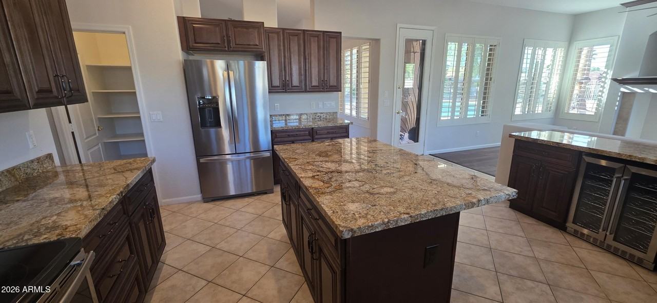 21506 N 73rd Ave - Photo 4 of 50