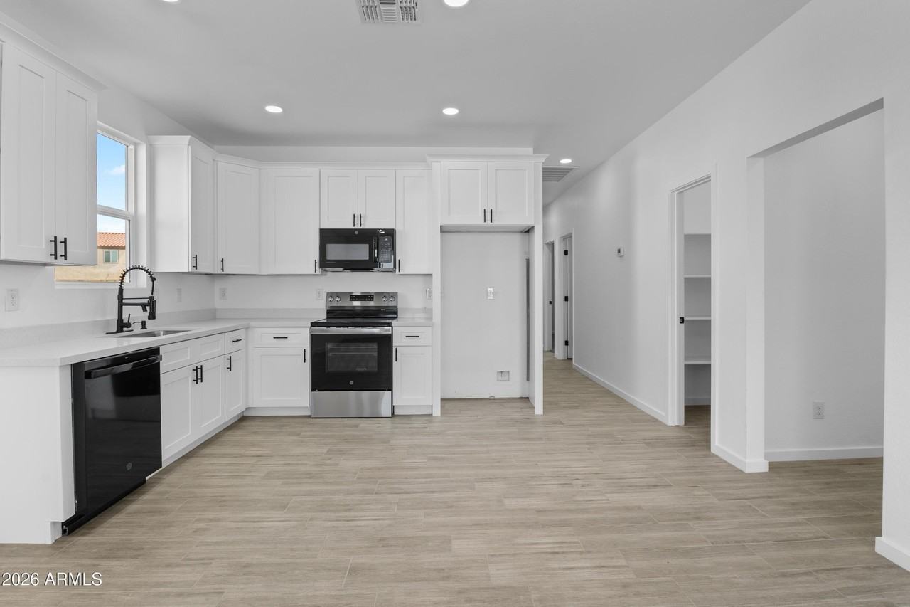 14055 S Berwick Rd - Photo 7 of 29