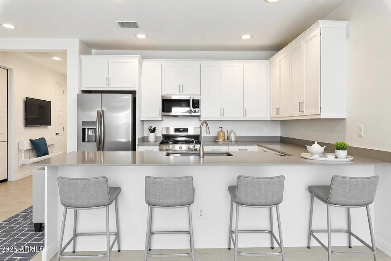 16677 W Charlotte Dr - Photo 3 of 26