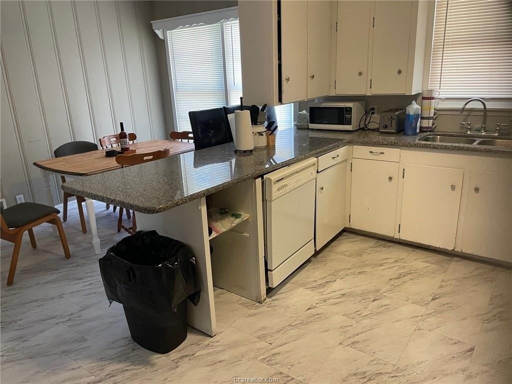 4400 Oaklawn St - Photo 7 of 7