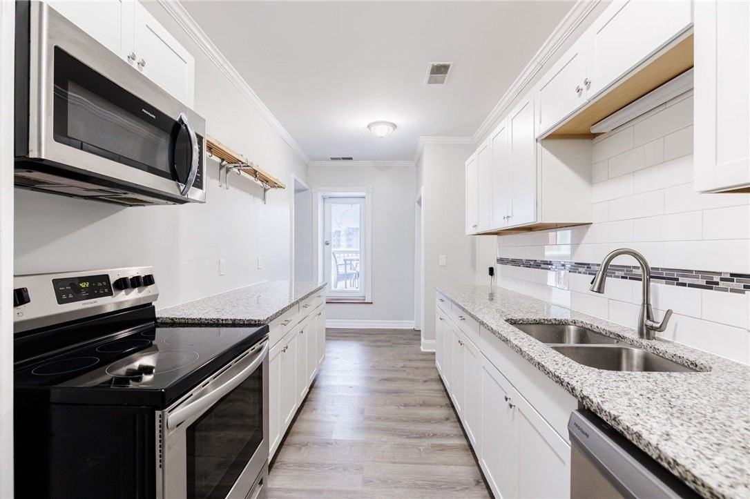 186 Monroe Ave - Photo 6 of 27