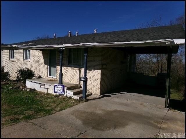 1504 E 38th St - Photo 2 of 25