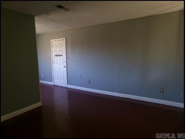 1504 E 38th St - Photo 4 of 25