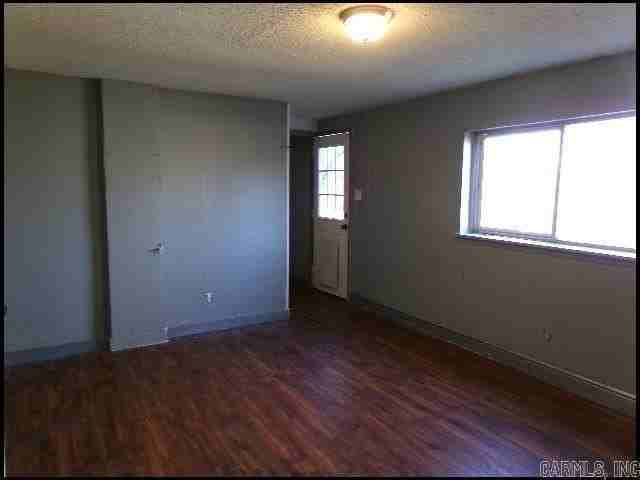 1504 E 38th St - Photo 6 of 25