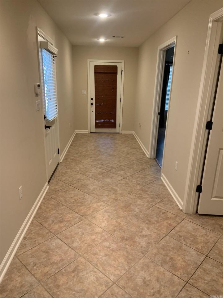 25 Enclave - Photo 2 of 18