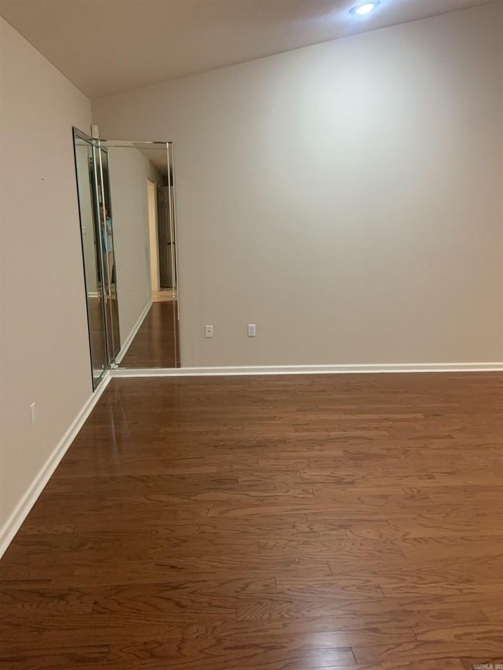 25 Enclave - Photo 4 of 18