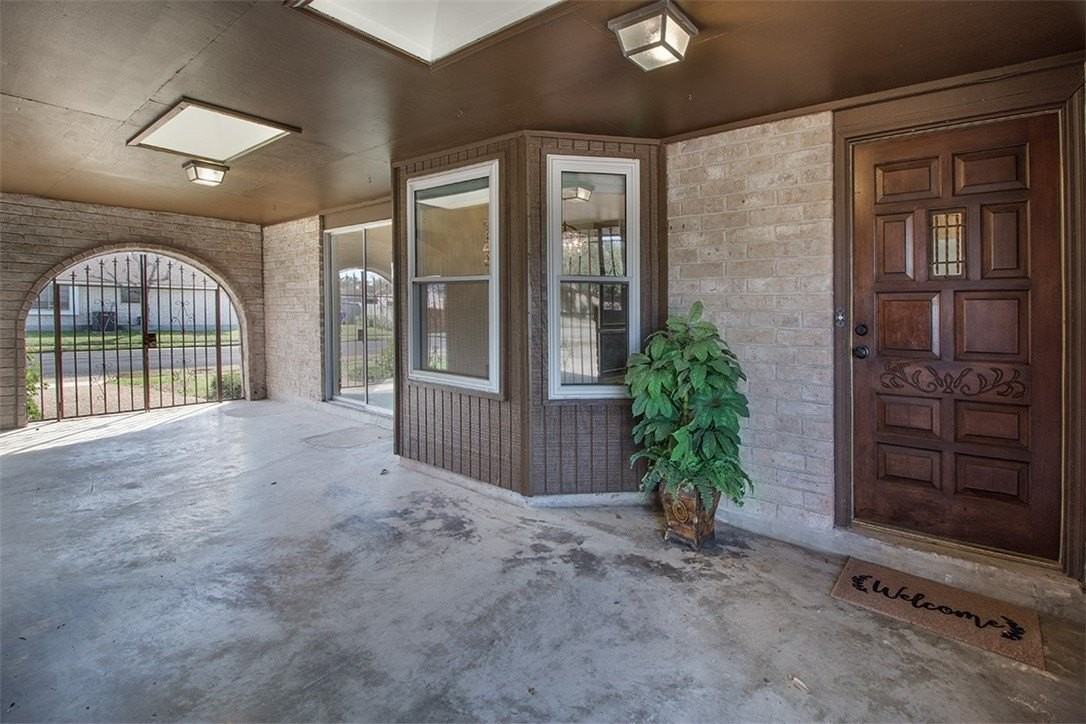 5801 Saint Andrews Dr - Photo 4 of 32