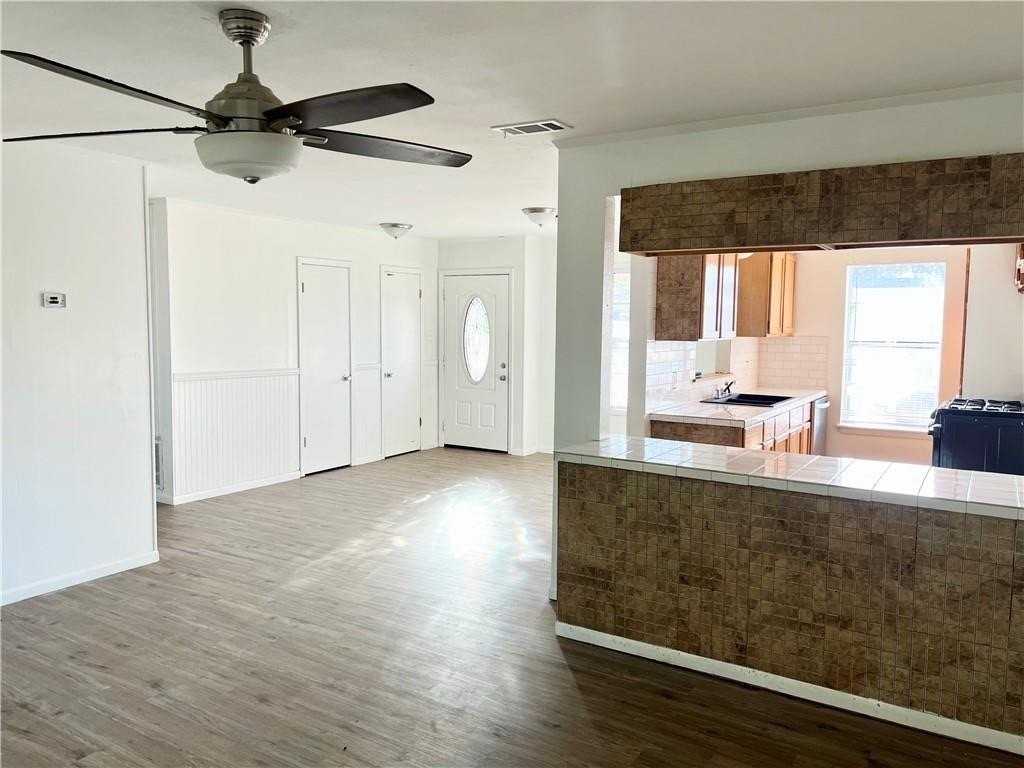 1013 Starlite Dr - Photo 3 of 10