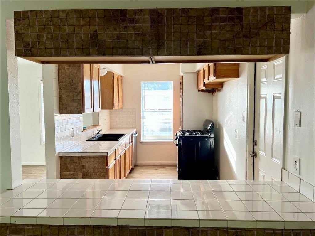 1013 Starlite Dr - Photo 4 of 10