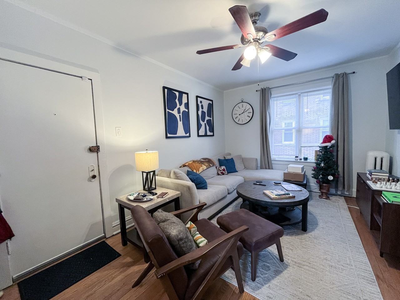 654 W Oakdale Ave #1N