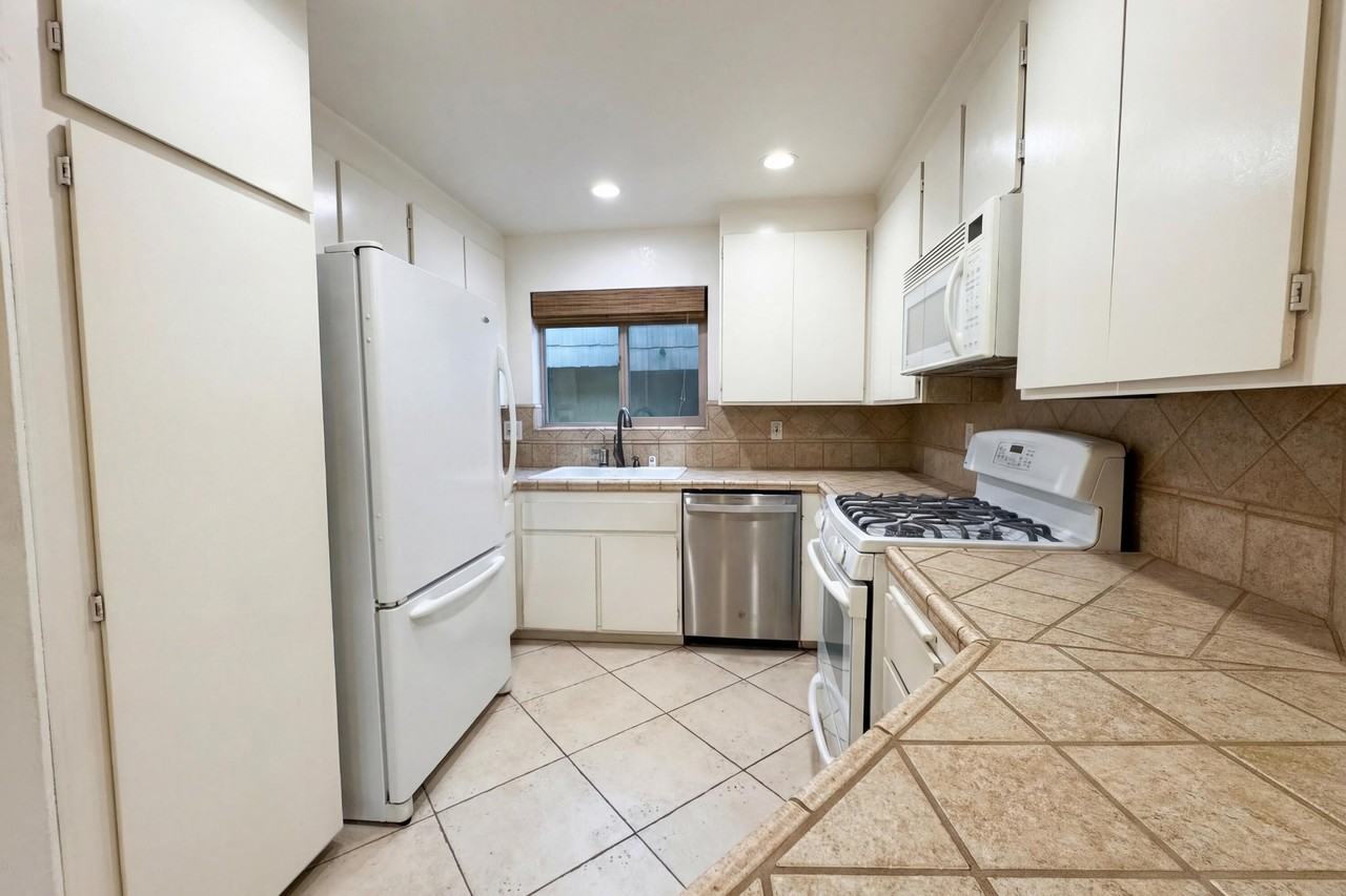 48255 Monroe St Apt 20 #20 - Photo 5 of 21