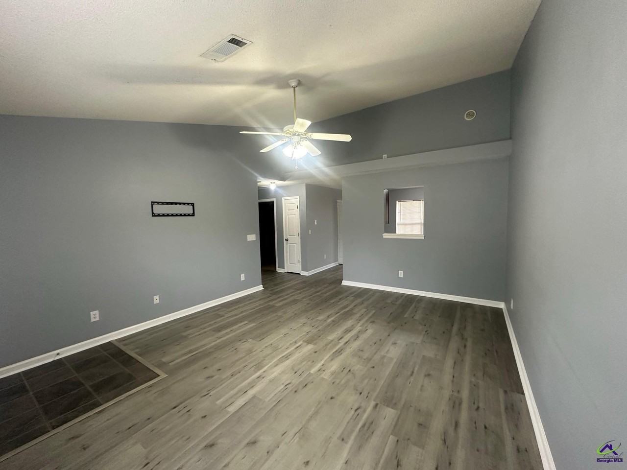 56 Skyway Dr - Photo 3 of 20