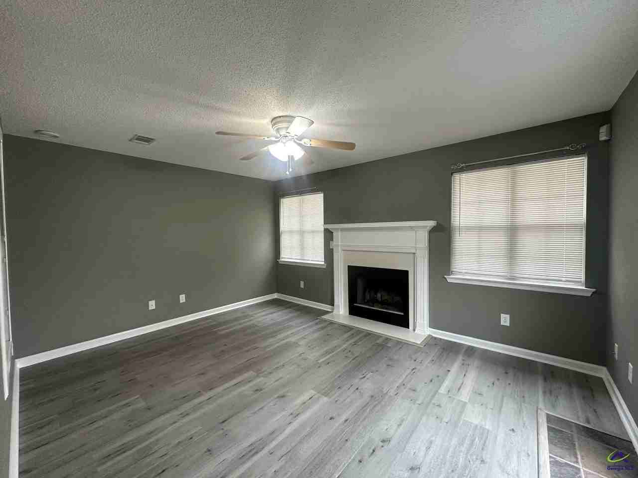 56 Skyway Dr - Photo 5 of 20