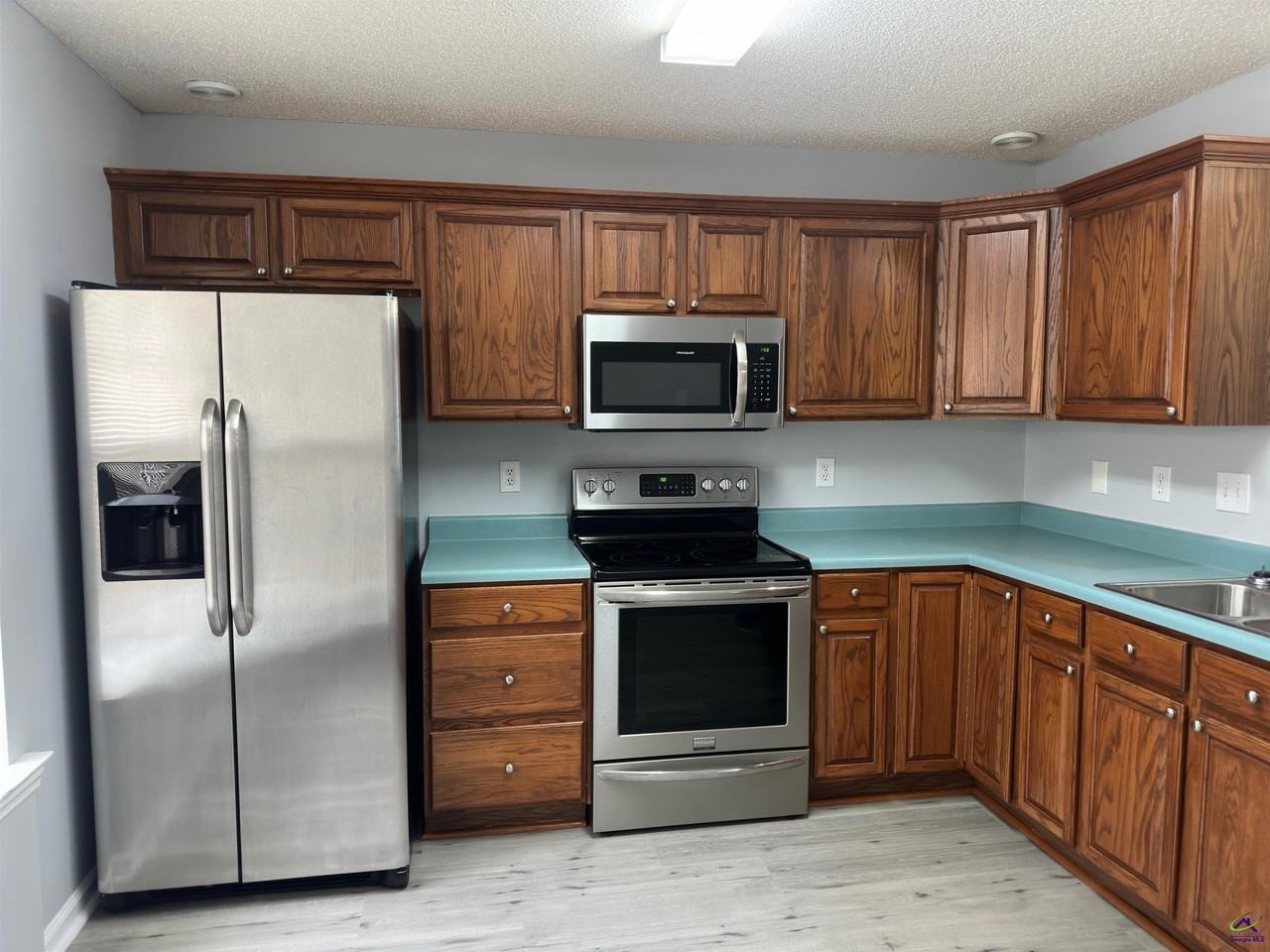 56 Skyway Dr - Photo 6 of 20